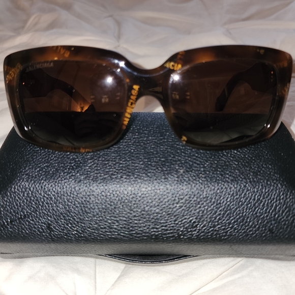 Balanciaga rectangular monogram tortoise frame sunglasses - Picture 3 of 5